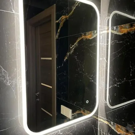 Luxury “greenlight Room” *